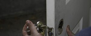 Facing-lockout